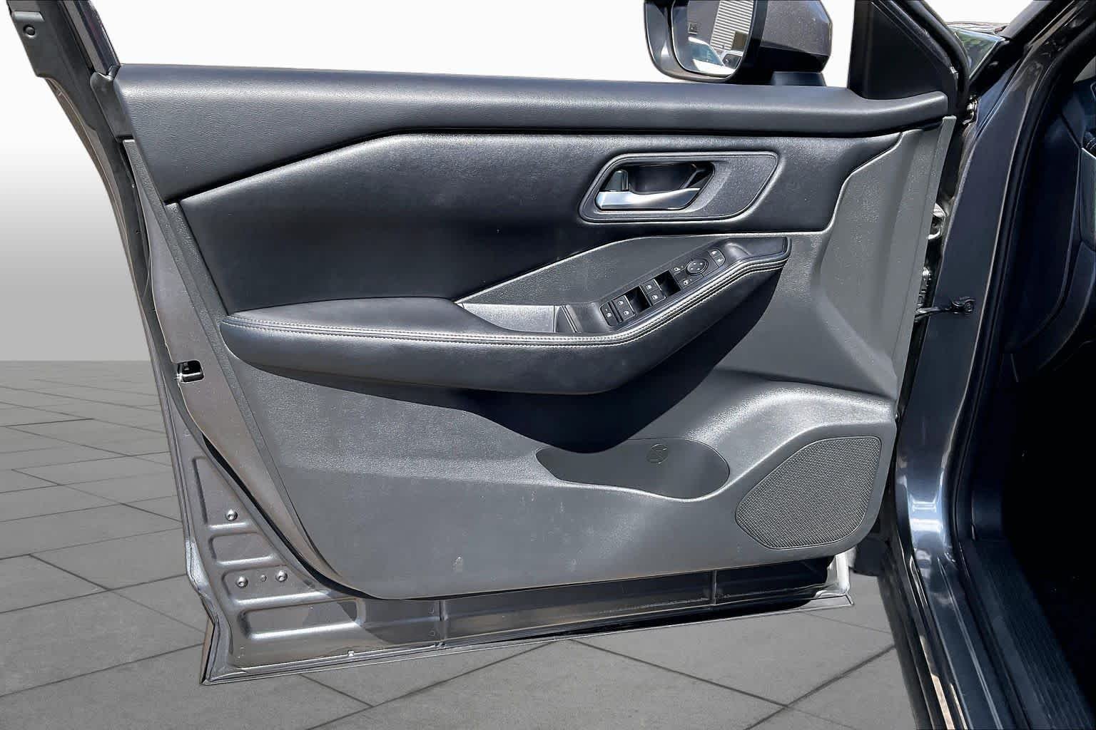 Used 2025 Gun Metallic Nissan SV image 20