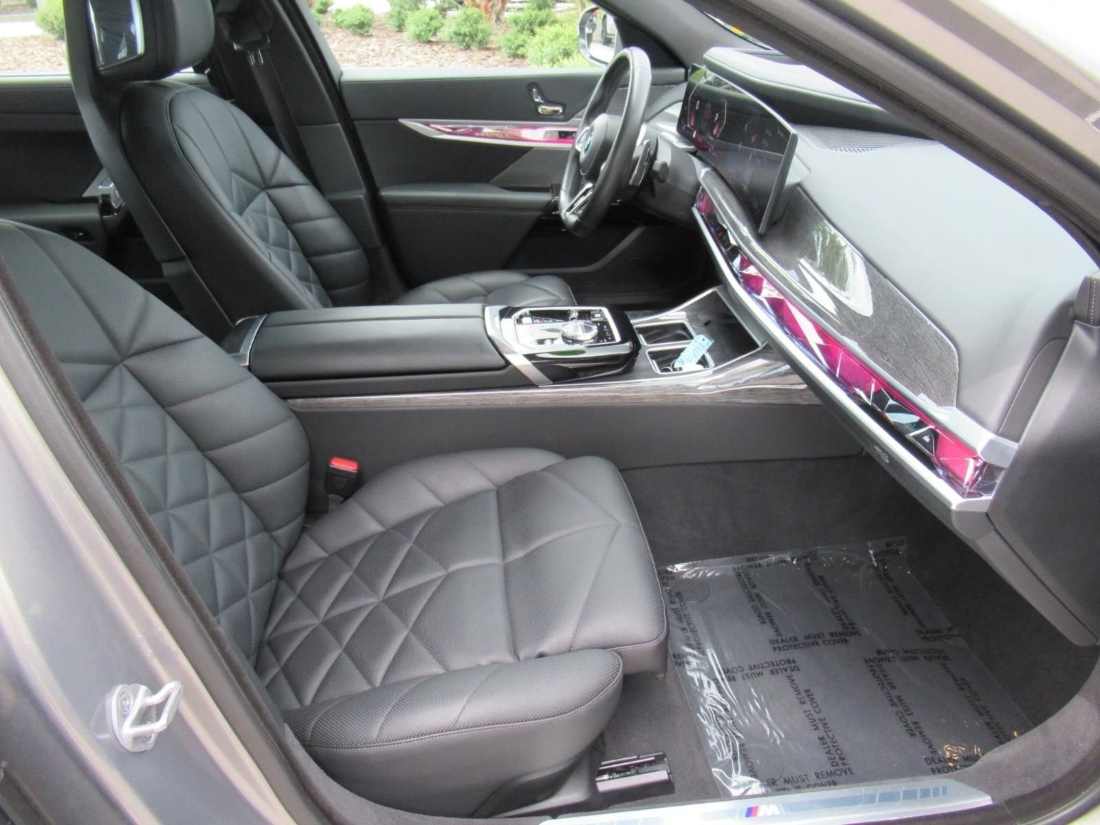 2023 BMW 7 Series 740i - Photo 10