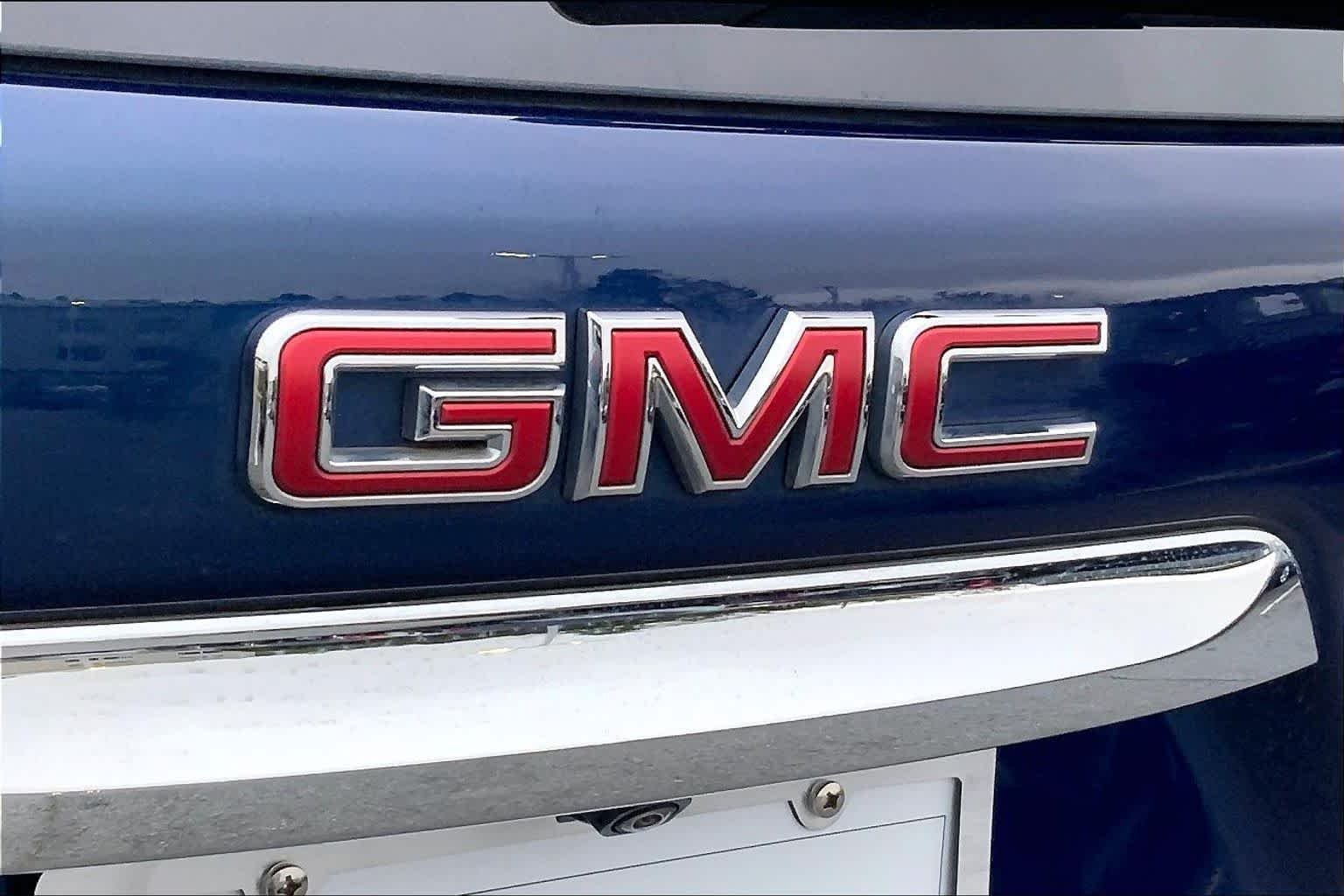 Used 2022 Marine Metallic GMC SLT image 9