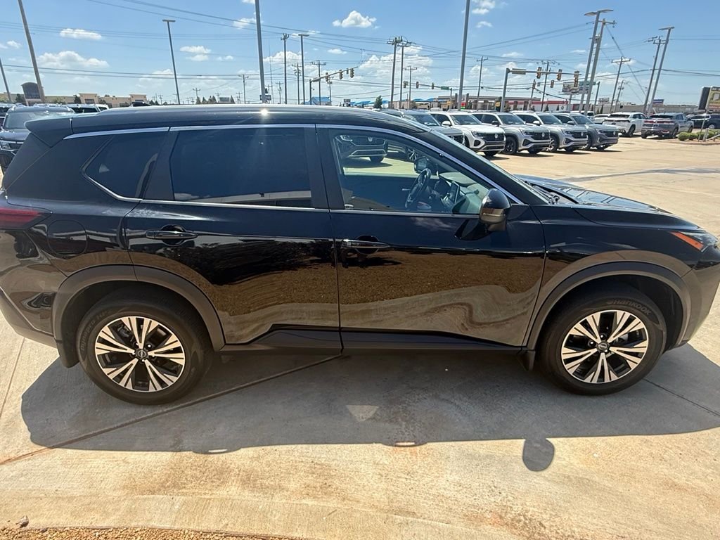 Used 2022 Super Black Nissan SV image 6