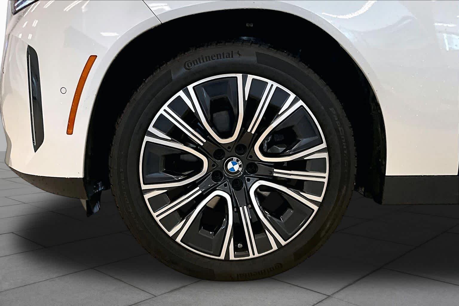 Used 2025 Mineral White Metallic BMW 30 xDrive image 10