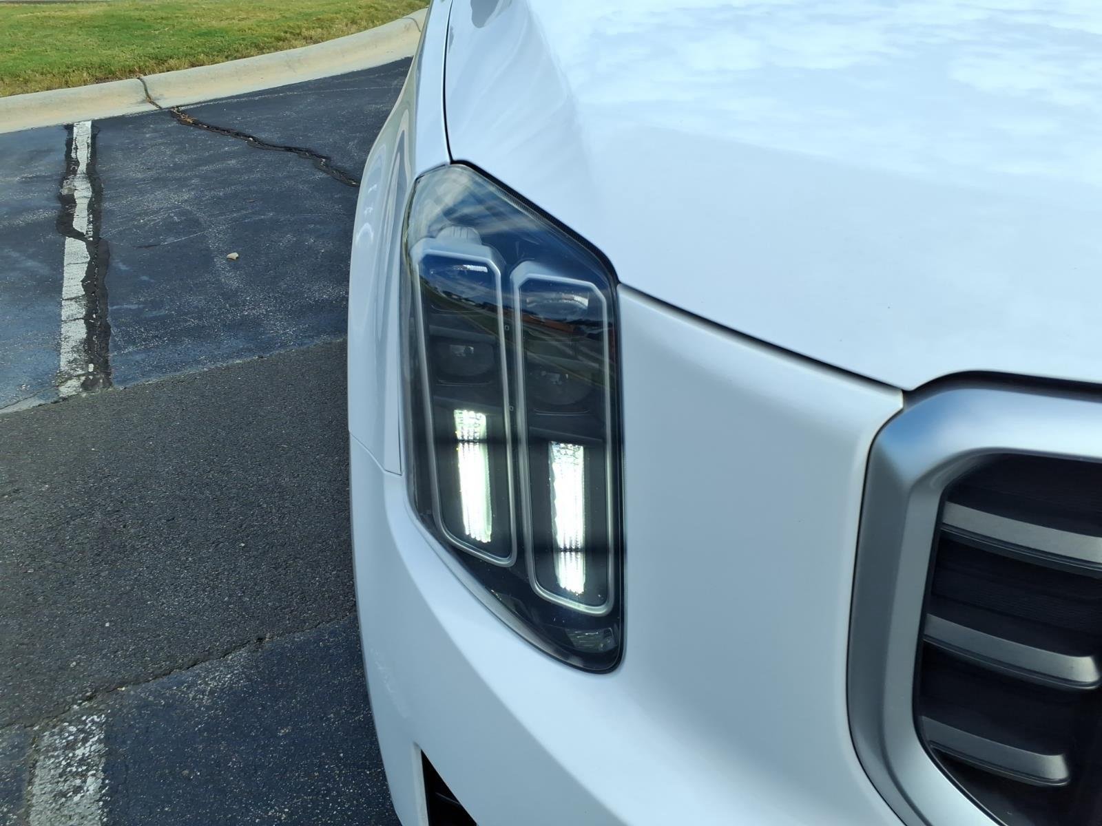 Used 2023  KIA S image 17