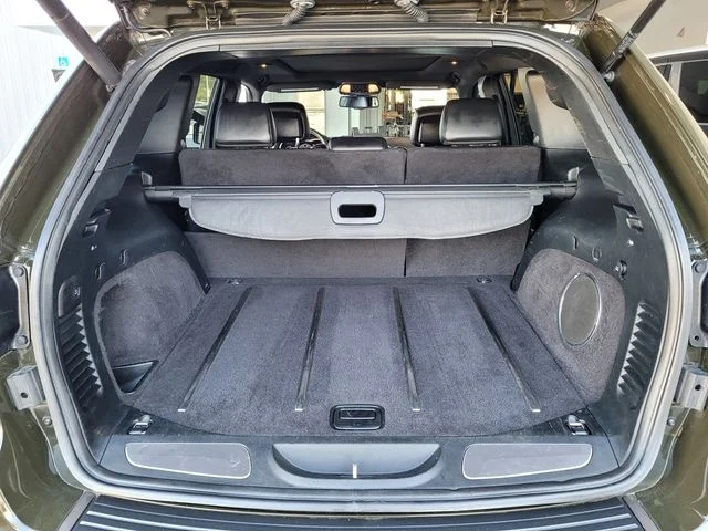 Used 2016 Green Jeep Limited image 26