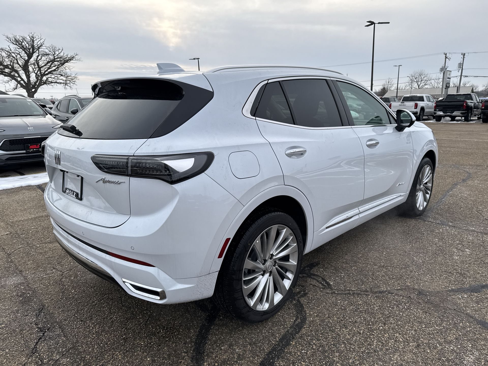 New 2026 Iridescent White Tricoat Buick Avenir image 41