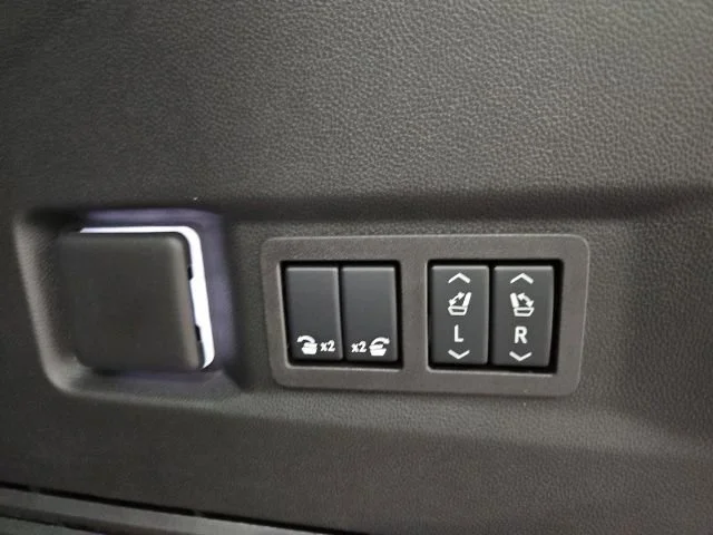 2025 Chevrolet Tahoe Premier - Photo 14