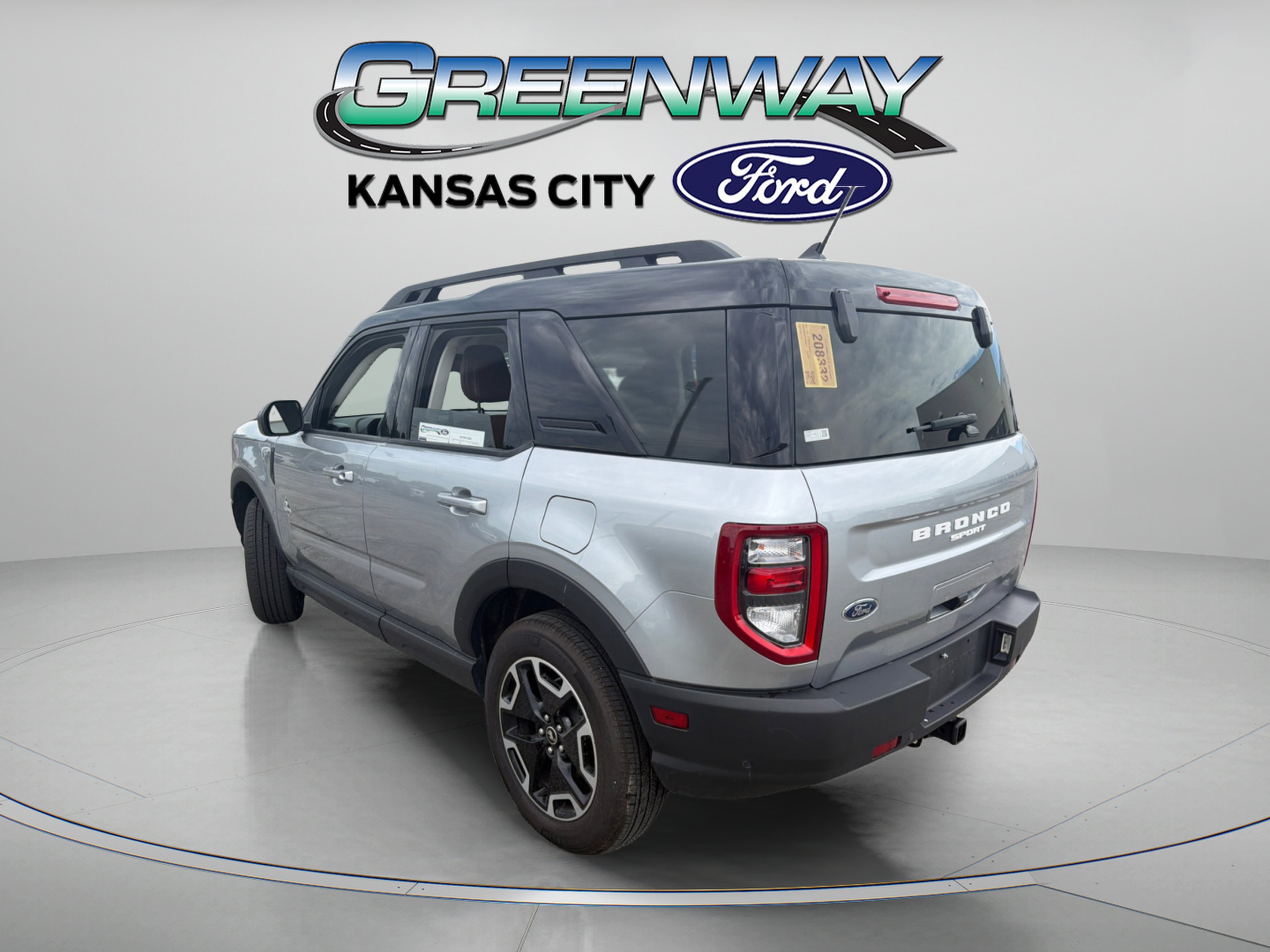 Used 2023 Silver Metallic Ford Outer Banks image 5