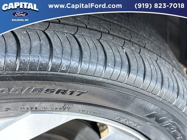 Used 2025 Silver Hyundai SEL image 14
