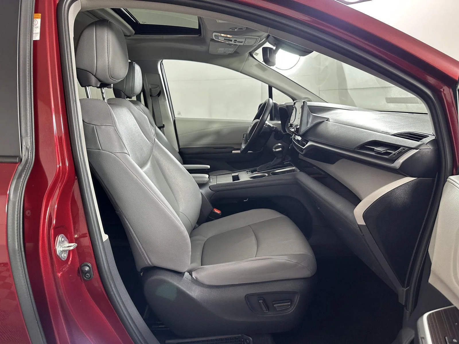 Used 2024 Ruby Flare Pearl Toyota XLE image 30