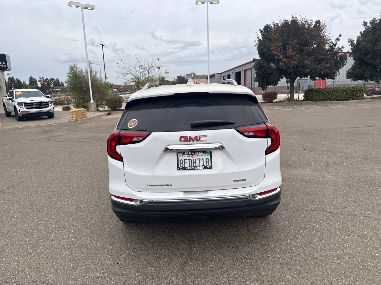Used 2019 SUMMIT WHITE GMC SLT image 4