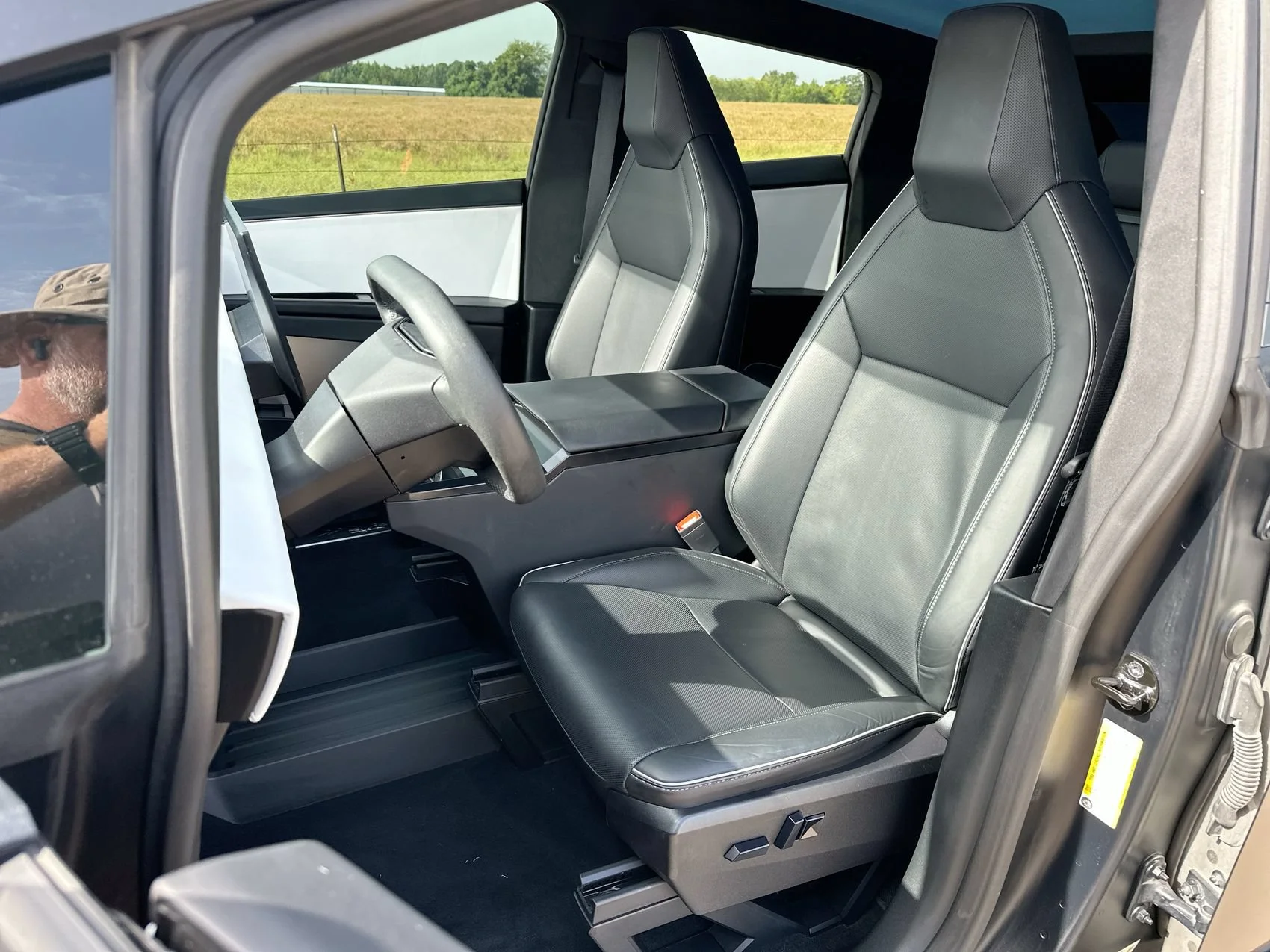 Used 2024 Black Tesla  image 11