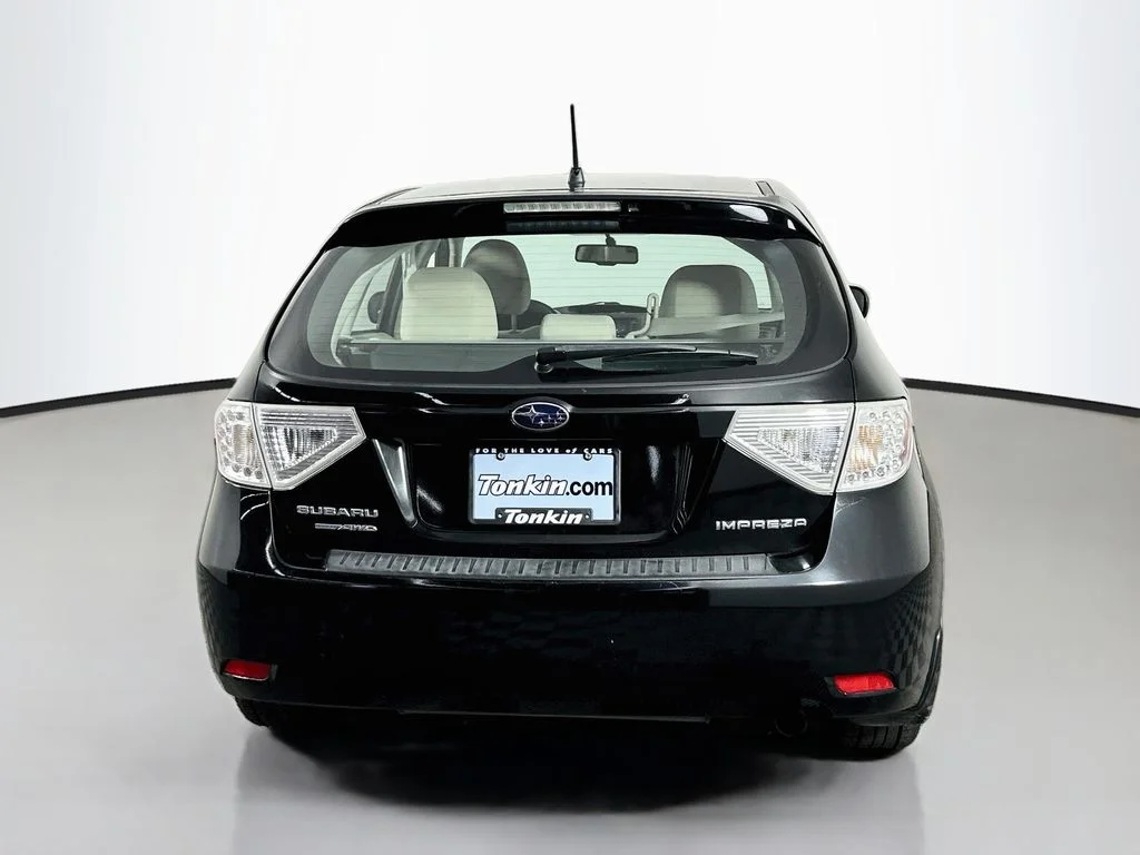 Used 2011 Obsidian Black Pearl Subaru 2.5i image 7