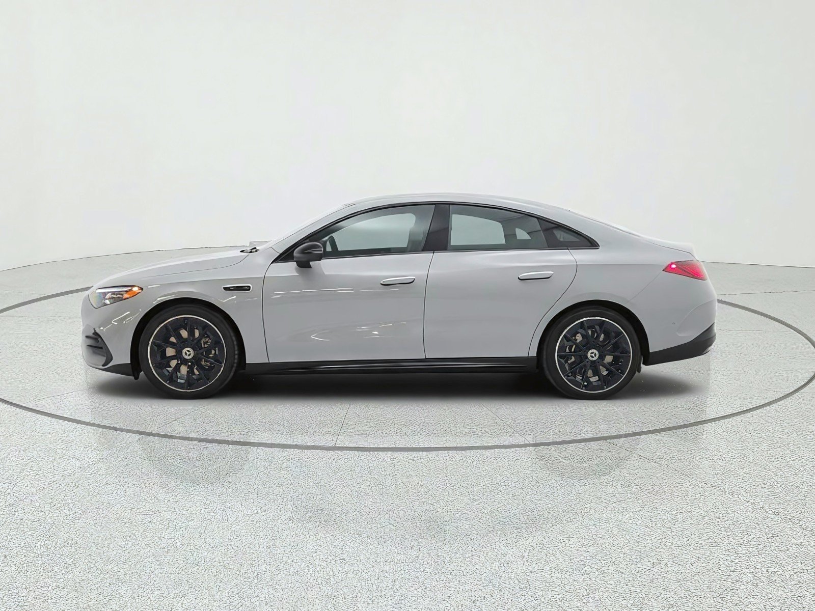 New 2027 MANUFAKTUR Alpine Grey Mercedes-Benz CLA 250+ Electric image 8