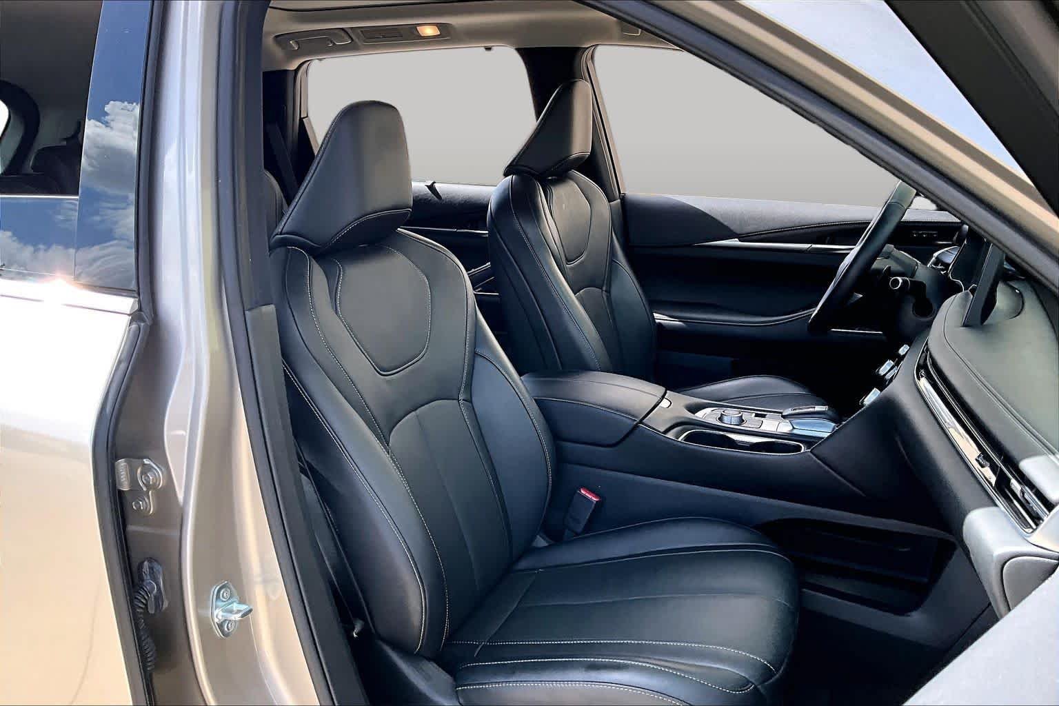 Used 2023 Warm Titanium INFINITI SENSORY image 9
