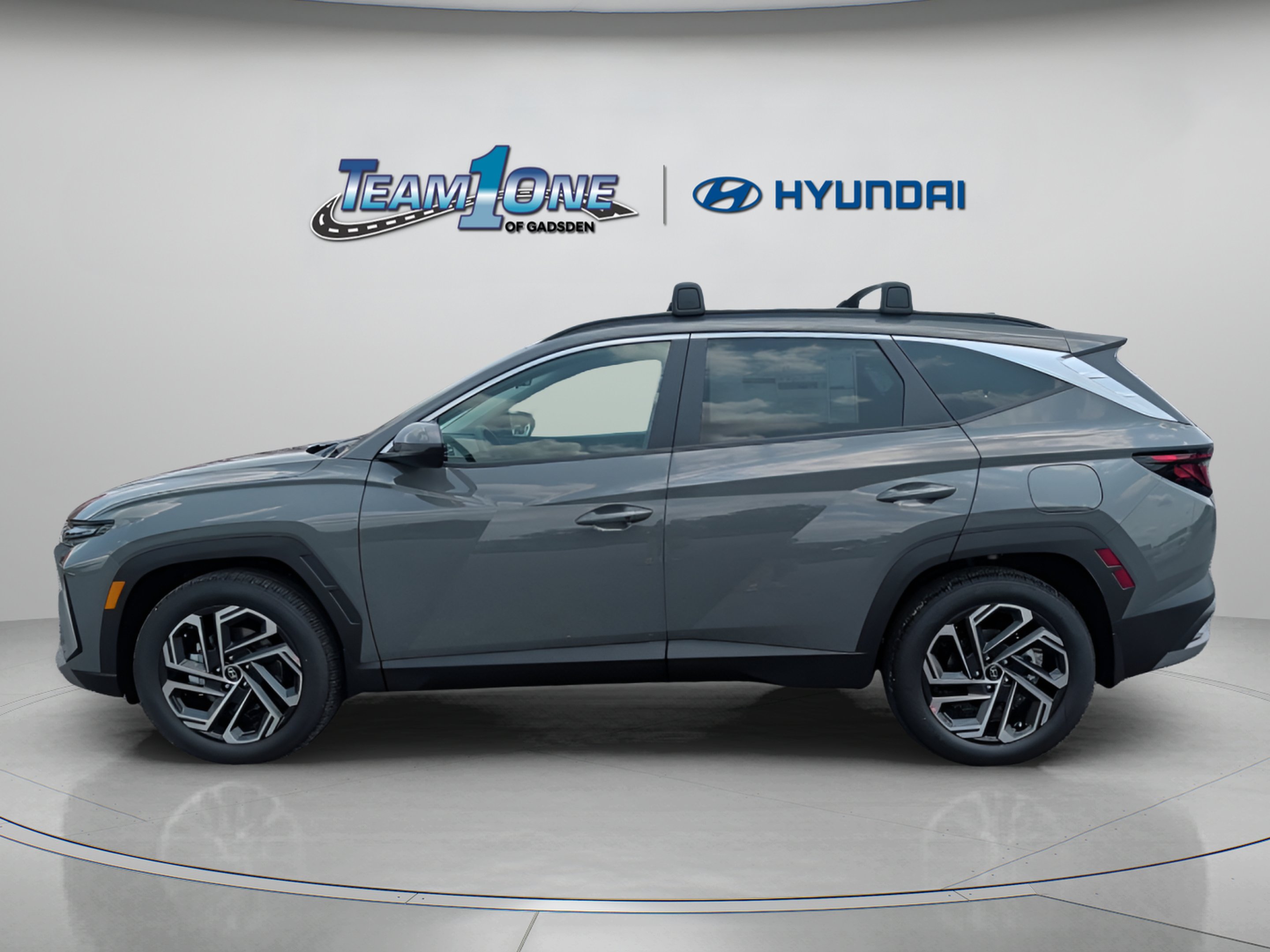 New 2026 Hampton Gray Hyundai SEL Plus image 5