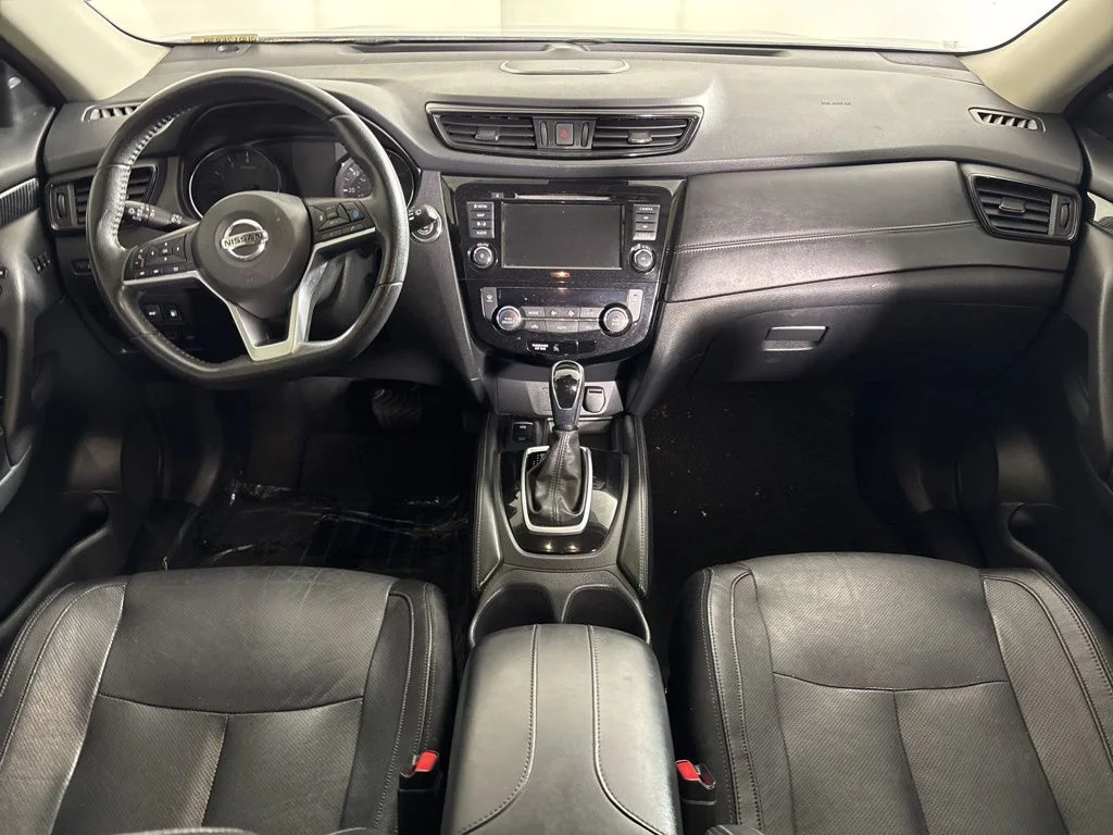 Used 2019 Magnetic Black Pearl Nissan SL image 13