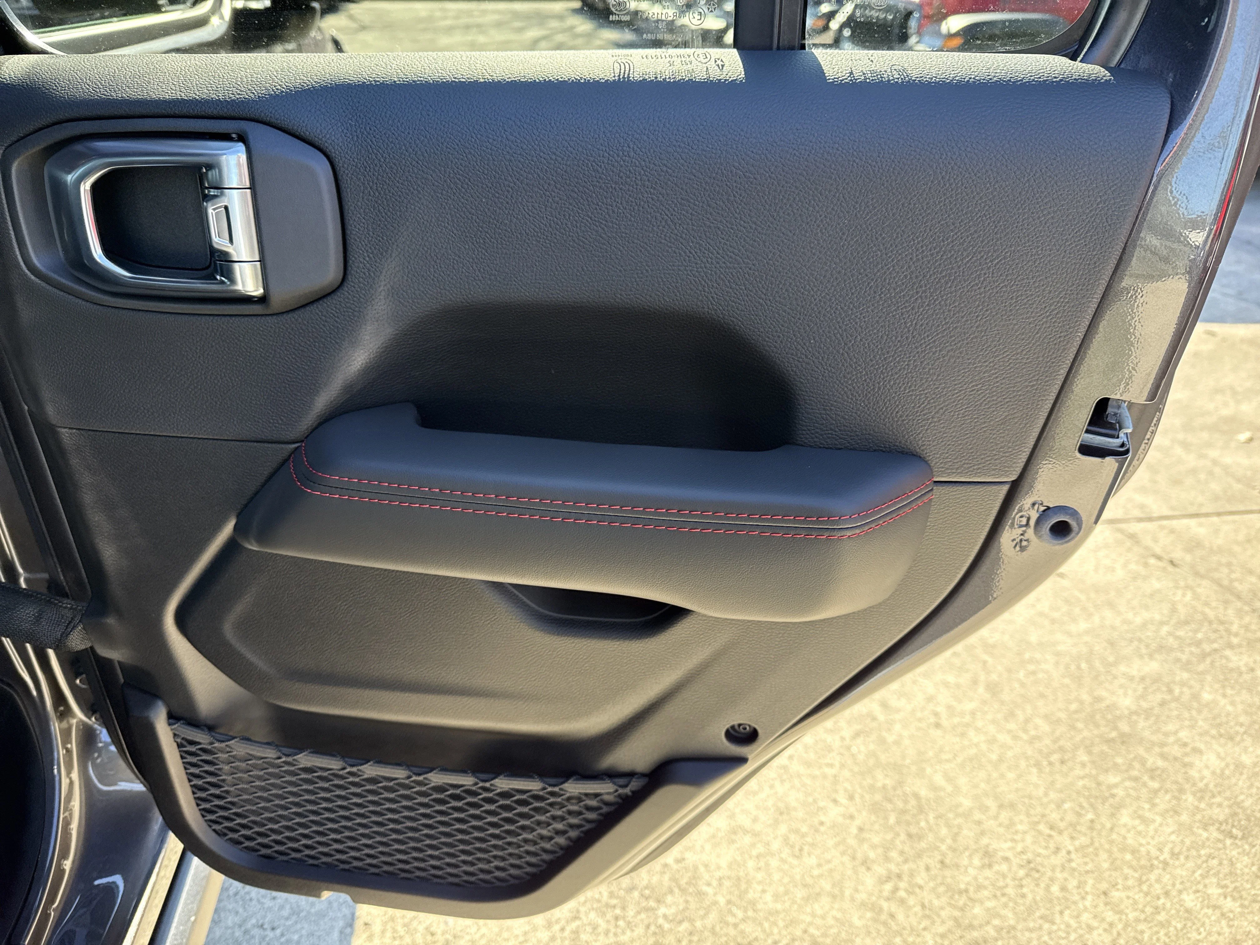 New 2026 Granite Crystal Metallic Clearcoat Jeep Rubicon image 19