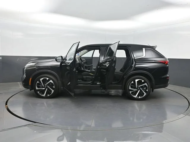 Used 2022 Black Mitsubishi ES image 37