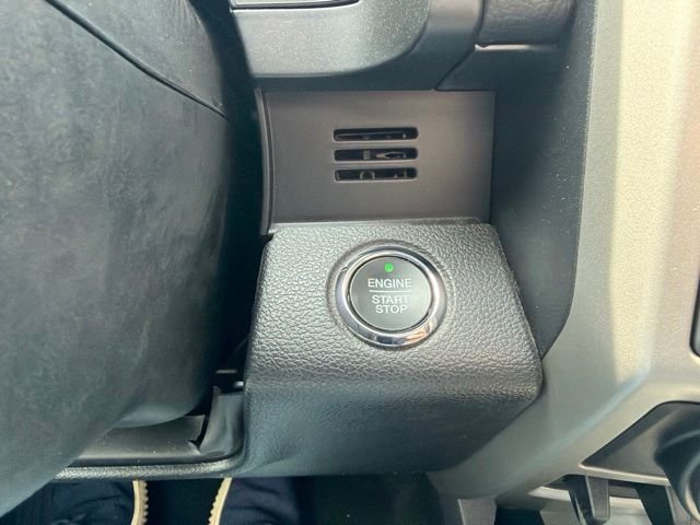 Used 2019 Silver Ford Lariat image 23
