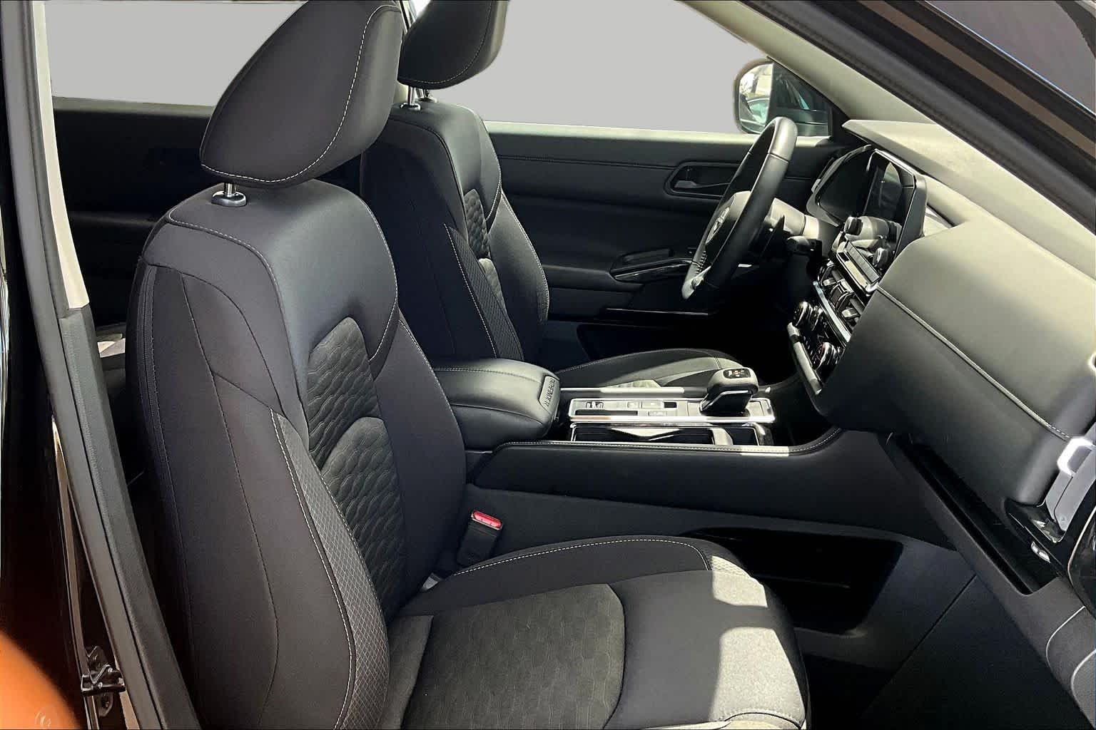 Used 2024 Super Black Nissan SV image 9