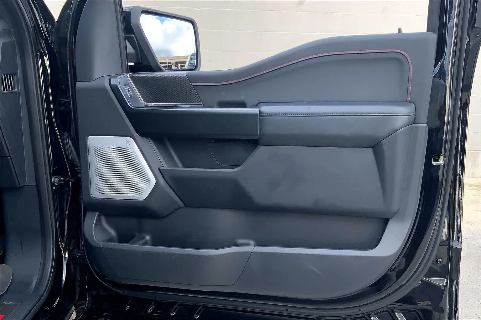 Used 2025 Blk/black Ford Raptor image 28