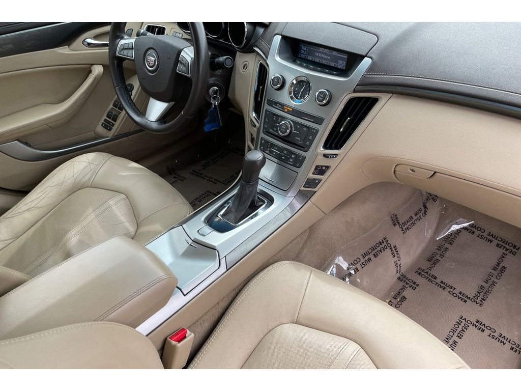 Used 2013 White Diamond Tricoat Cadillac Luxury image 17