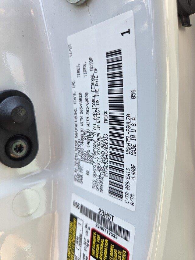 Used 2024 Wind Chill Pearl Toyota Limited HV image 34