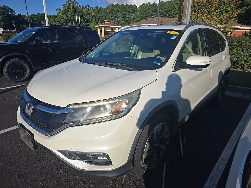 Used 2016  Honda Touring image 2