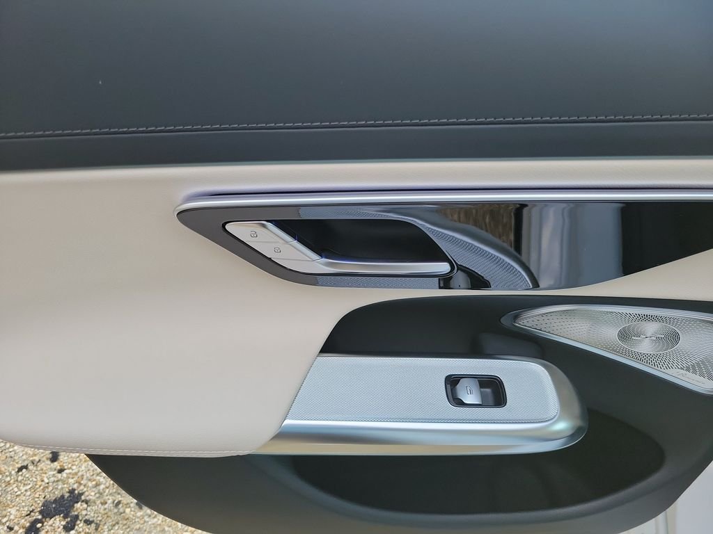 New 2026 MANUFAKTUR Moonlight White Metallic Mercedes-Benz E 350 image 17