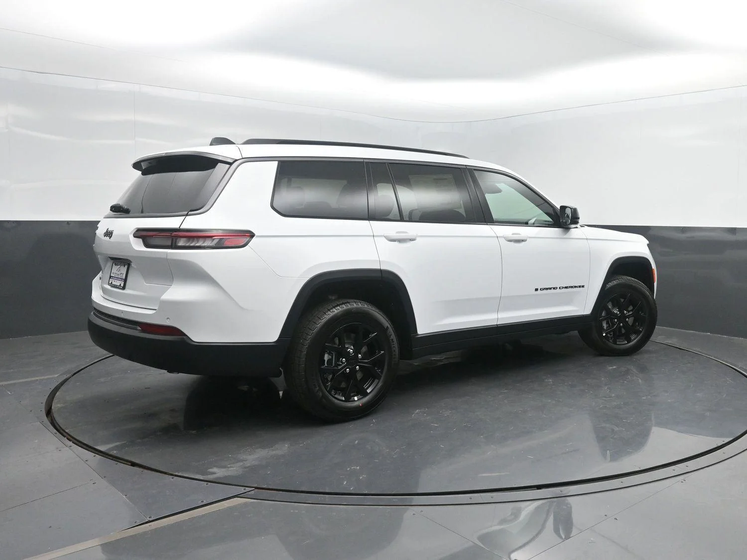 New 2026 Bright White Clear-Coat Exterior Paint Jeep Laredo Altitude image 2
