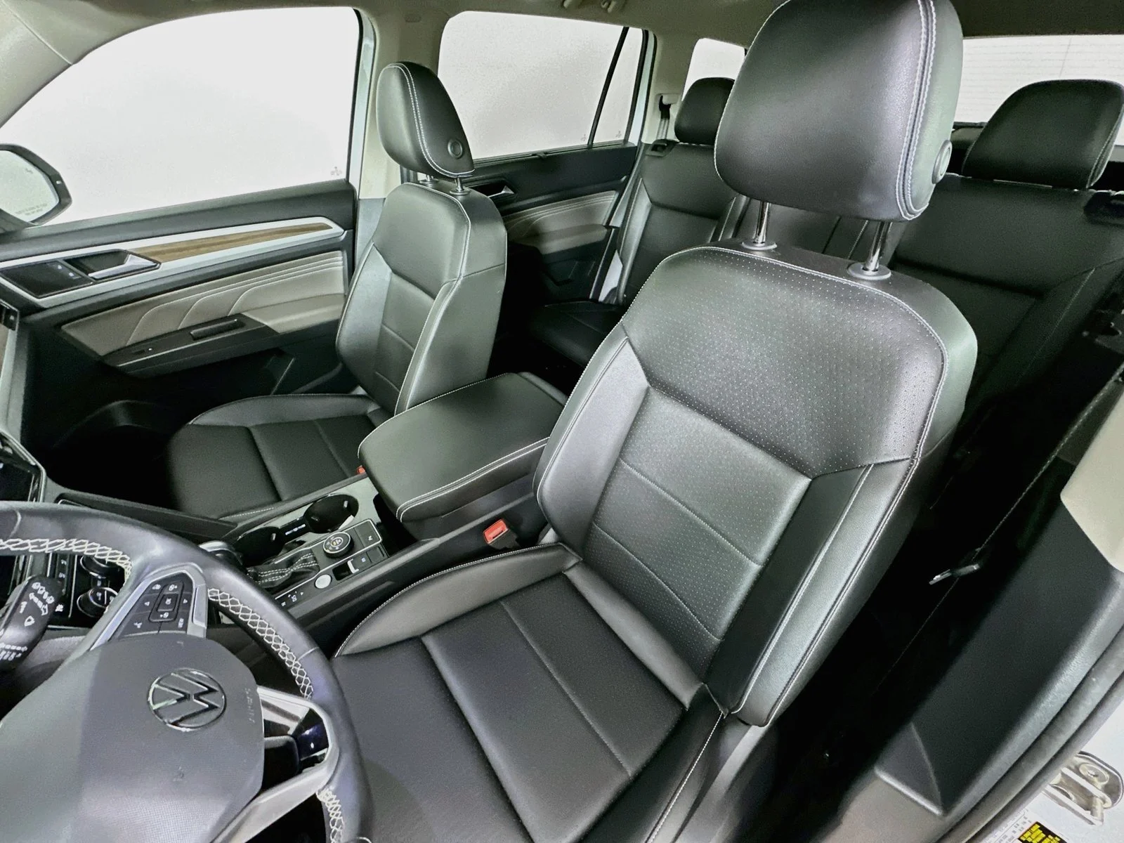Used 2023 White Volkswagen  image 33