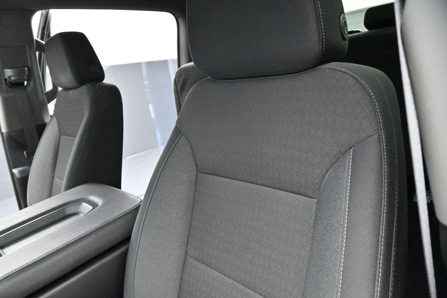 Used 2025 Summit White Chevrolet LT image 15