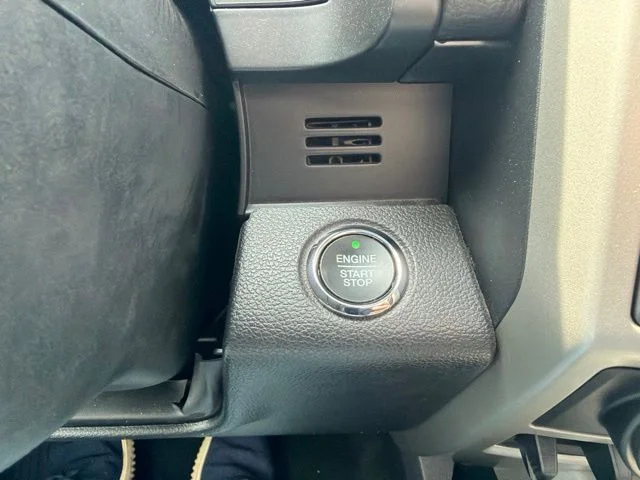 Used 2019 Silver Ford Lariat image 23