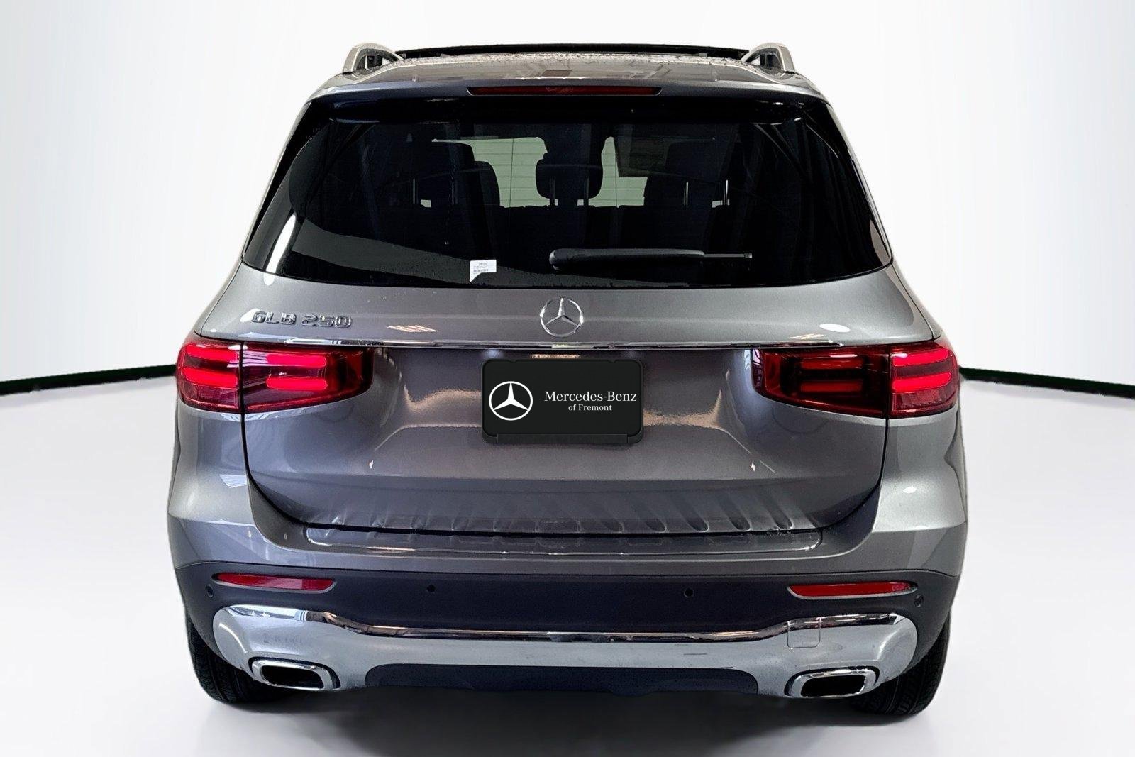 New 2026 Mountain Grey Metallic Mercedes-Benz GLB 250 image 6