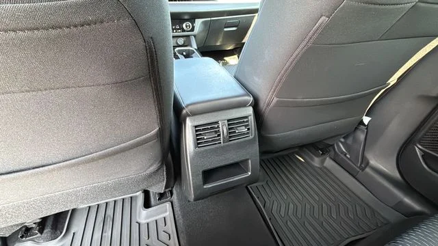 Used 2025  Mitsubishi ES image 20