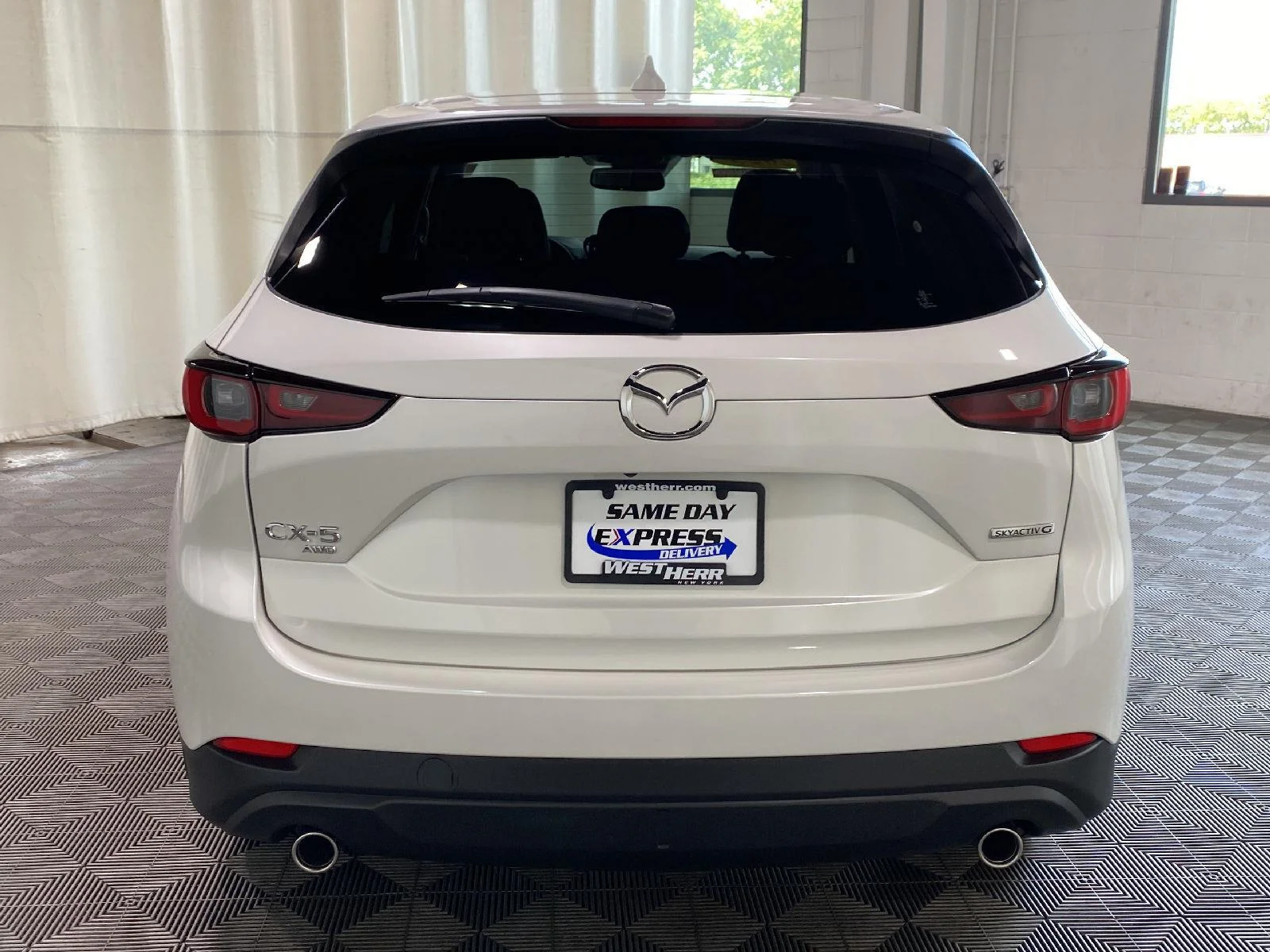 Used 2025 Rhodium White Metallic Mazda 2.5 S Carbon Edition image 4