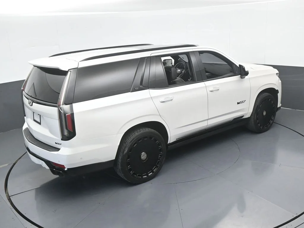 Used 2023 Crystal White Tricoat Cadillac V-Series image 81