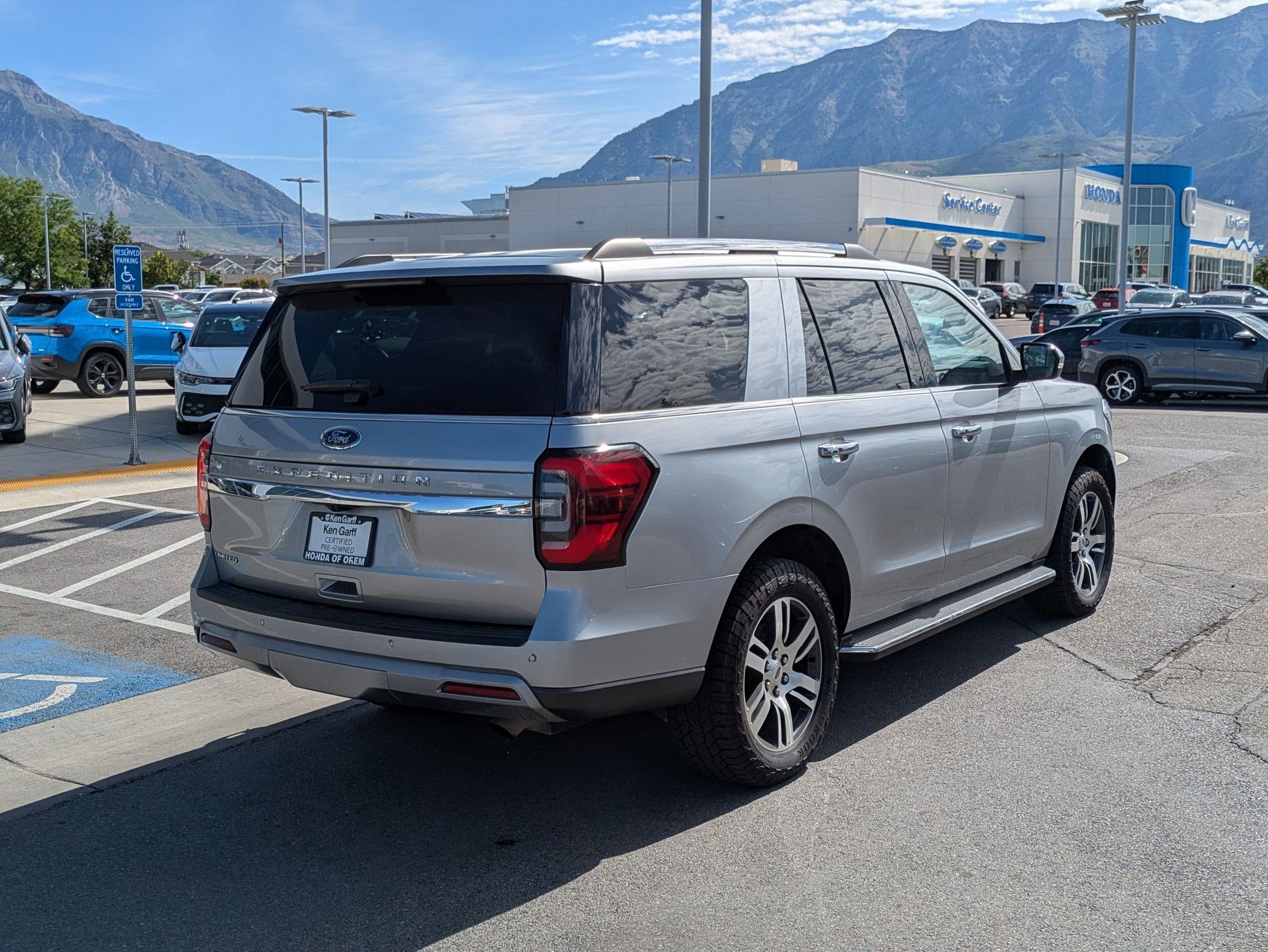 Used 2023 Silver Metallic Ford Limited image 3