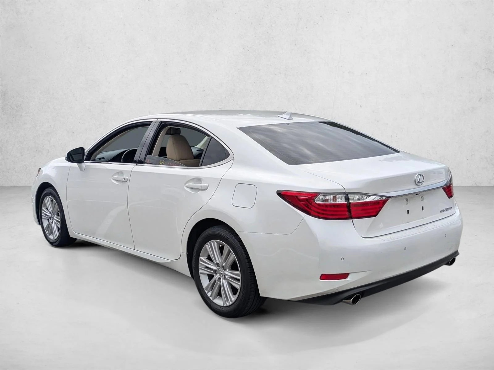 Used 2014 Starfire Pearl Lexus  image 7