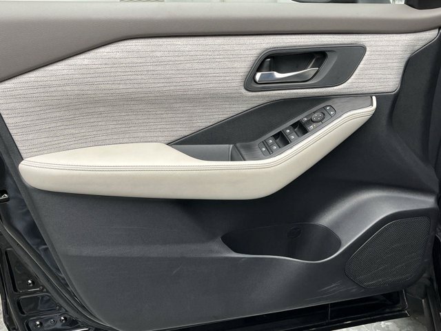Used 2023 Super Black Nissan SV image 6