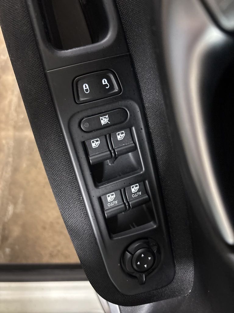 Used 2019 White Jeep Sport image 11