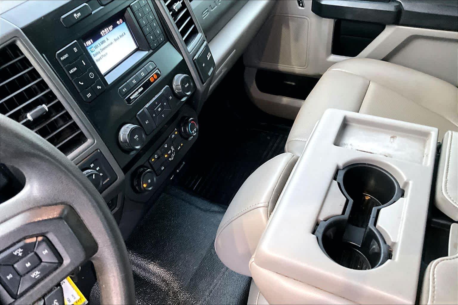 Used 2020 Oxford White Ford XL image 16