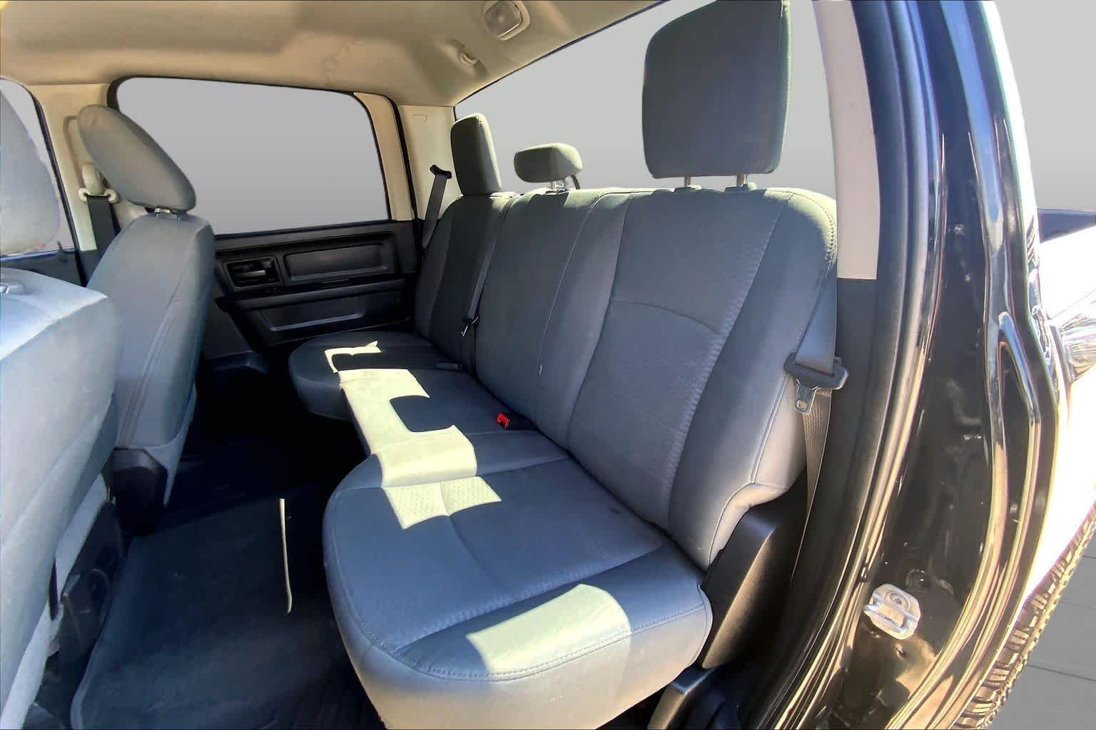 Used 2015 Brilliant Black Crystal Pearlcoat Ram Express image 18