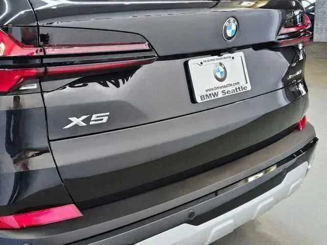 Certified Used 2026 Black Sapphire Metallic BMW xDrive40i image 7
