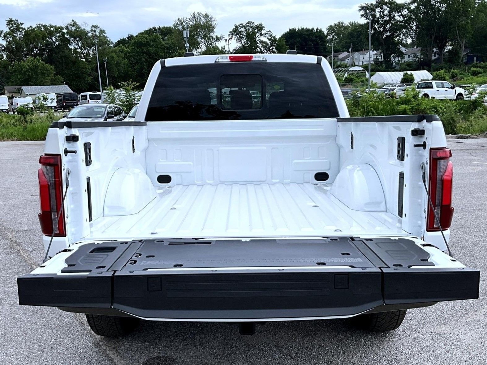 New 2026 Star White Metallic Tri-Coat Ford King Ranch image 9