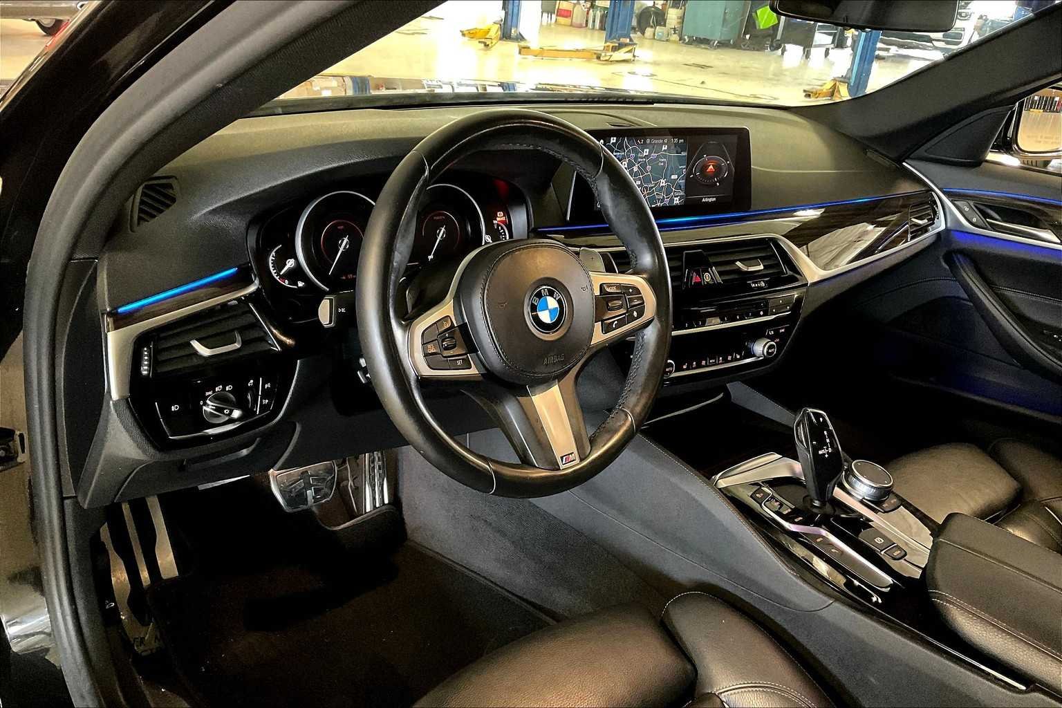 Used 2019 Black Sapphire Metallic BMW 530e iPerformance image 16