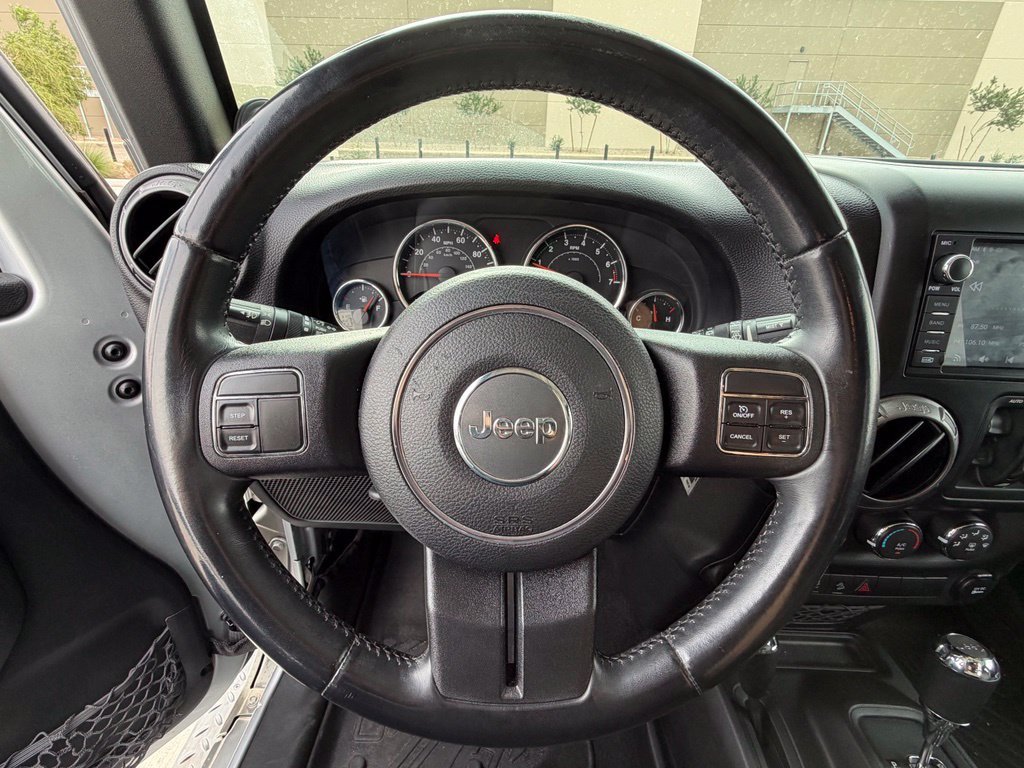 Used 2012 Silver Jeep Unlimited Sport S image 19
