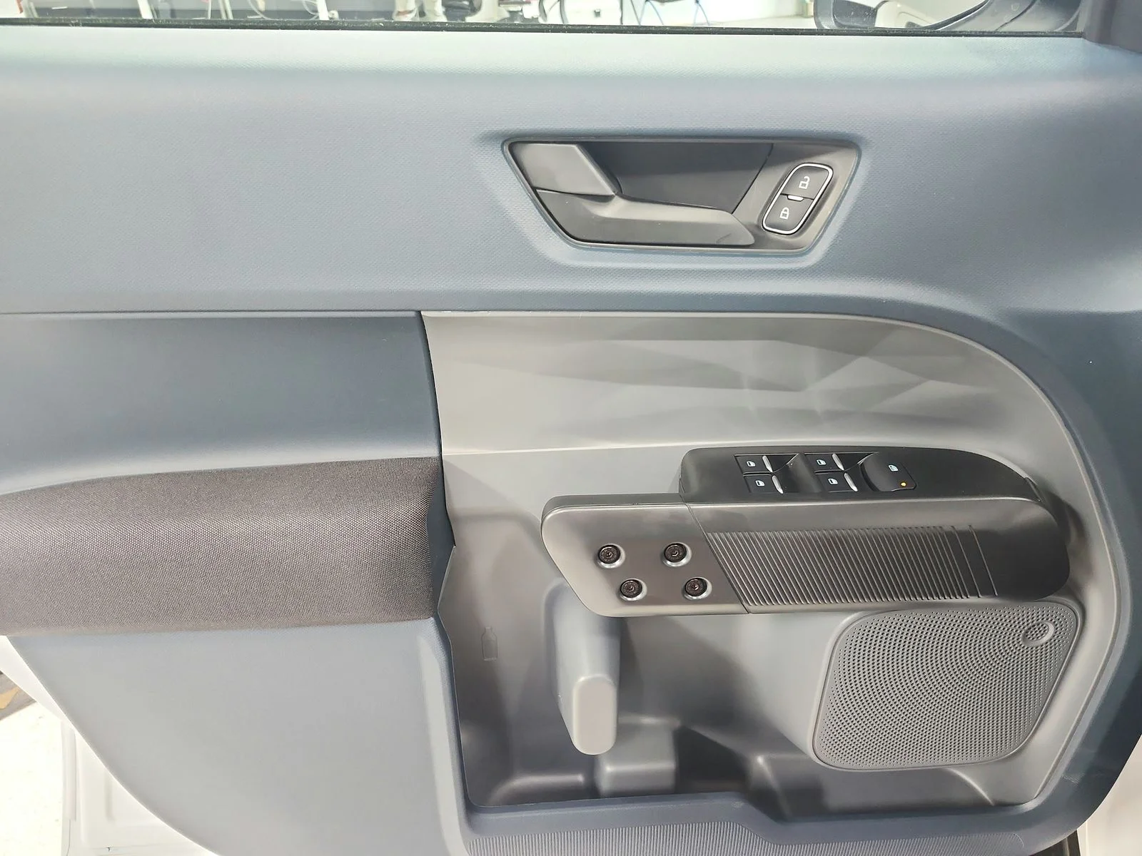 New 2026 Oxford White Ford XL image 32