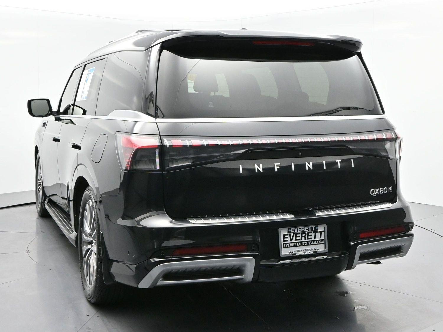 Used 2025 Black Obsidian INFINITI LUXE image 6