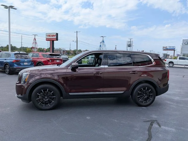 Used 2021 Purple Kia LX image 4