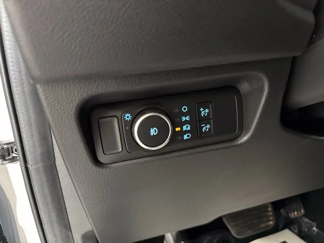 Used 2025 White Ford XLT image 17